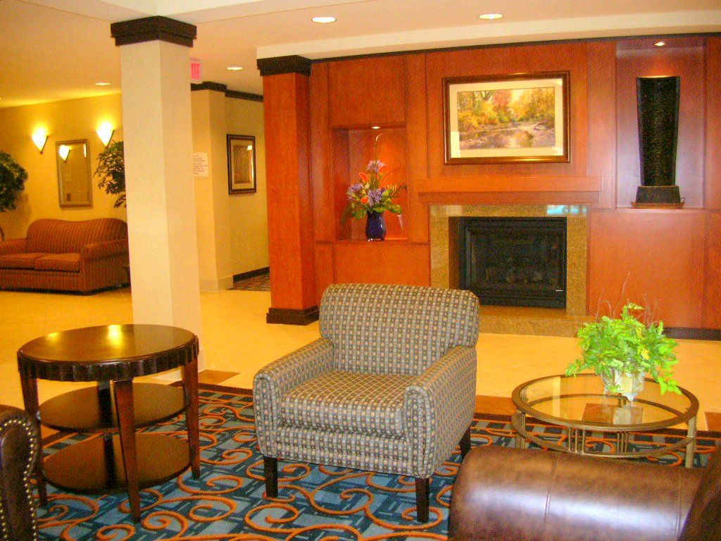 Fairfield Inn & Suites By Marriott Kelowna Exterior foto